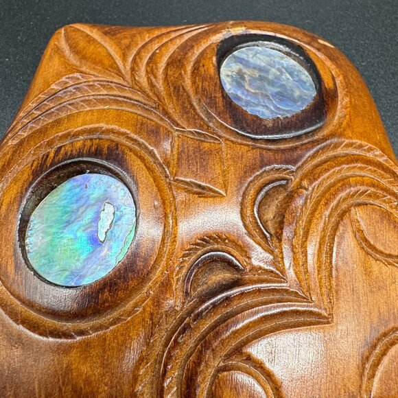 Tribal Maori mask carved Kauri wood with blue abalone Shell Eyes Wall Hanging - Picture 3 of 6